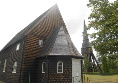 Kyrka och Klocktorn Pelarne kyrka