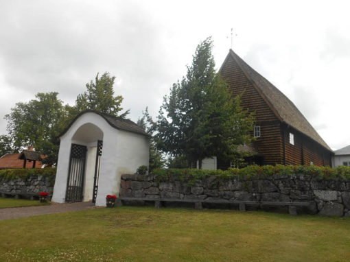 Entré in till Pelarne kyrka