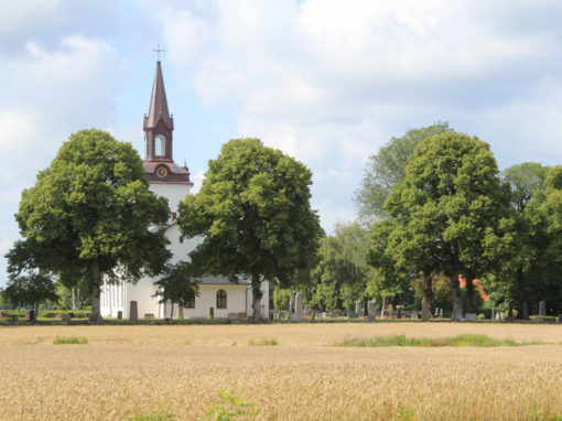 Floby Kyrka över fälten